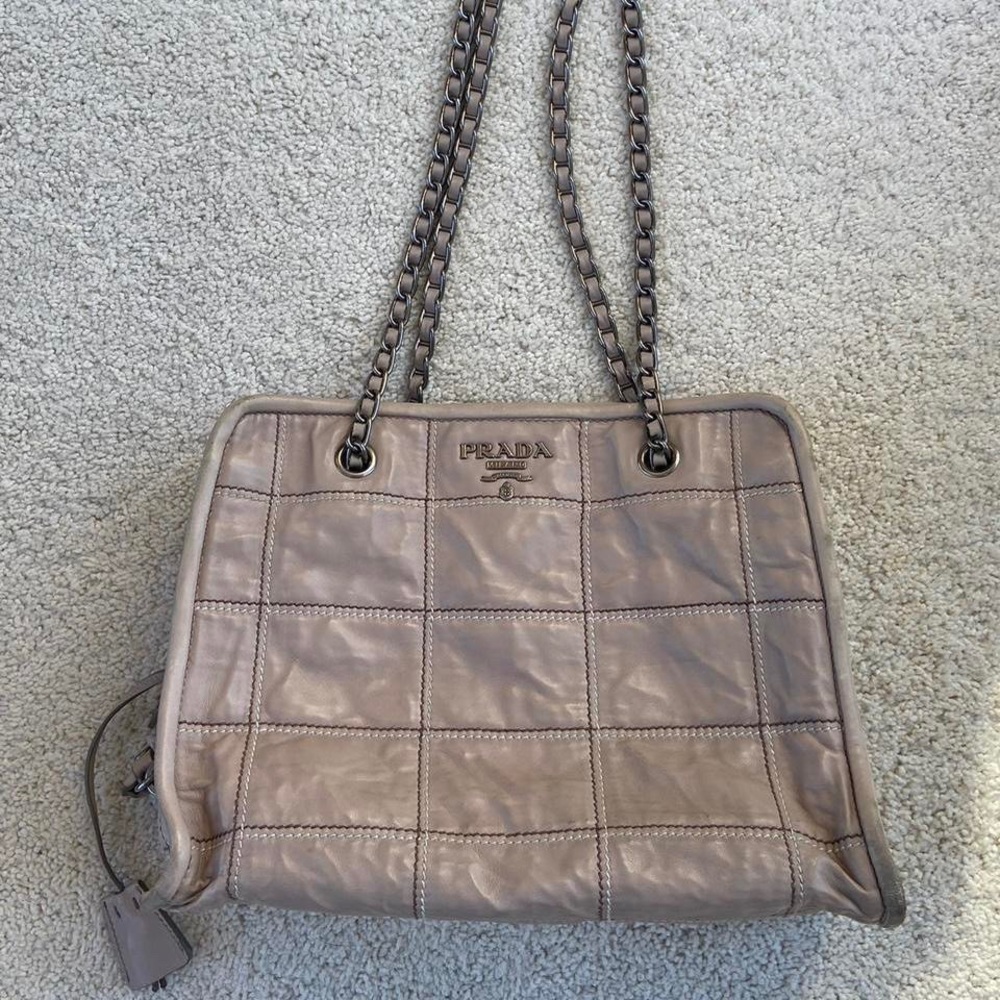 Vintage Prada 90s-Y2K Leather Beige Geometric Stitch Purse with keys
